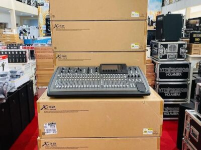 Behringer X32, Midas M32, Soundcraft Ui24R, Pioneer DJ CDJ-3000, AlphaTheta CDJ-3000X, Patchbays, Interfaces de áudio,