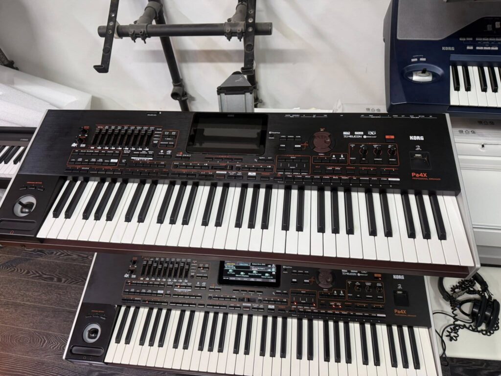 Korg Pa5X, Korg Pa4X, Korg Pa4X MG2, Korg NAUTILUS , Korg Pa1000 MG, Korg PA-1000, Yamaha Genos2 76-teclas, Yamaha PSR-SX920 , Yamaha MODX8+ , Yamaha Tyros5, Yamaha PSR-SX900, Yamaha MONTAGE M8X, Ketron EVENT